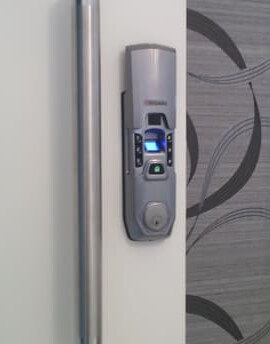 Fechadura Eletrônica para Porta Pivotante